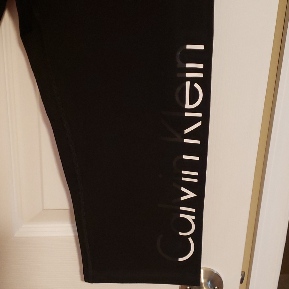 Calvin Klein capris - Picture 2 of 4